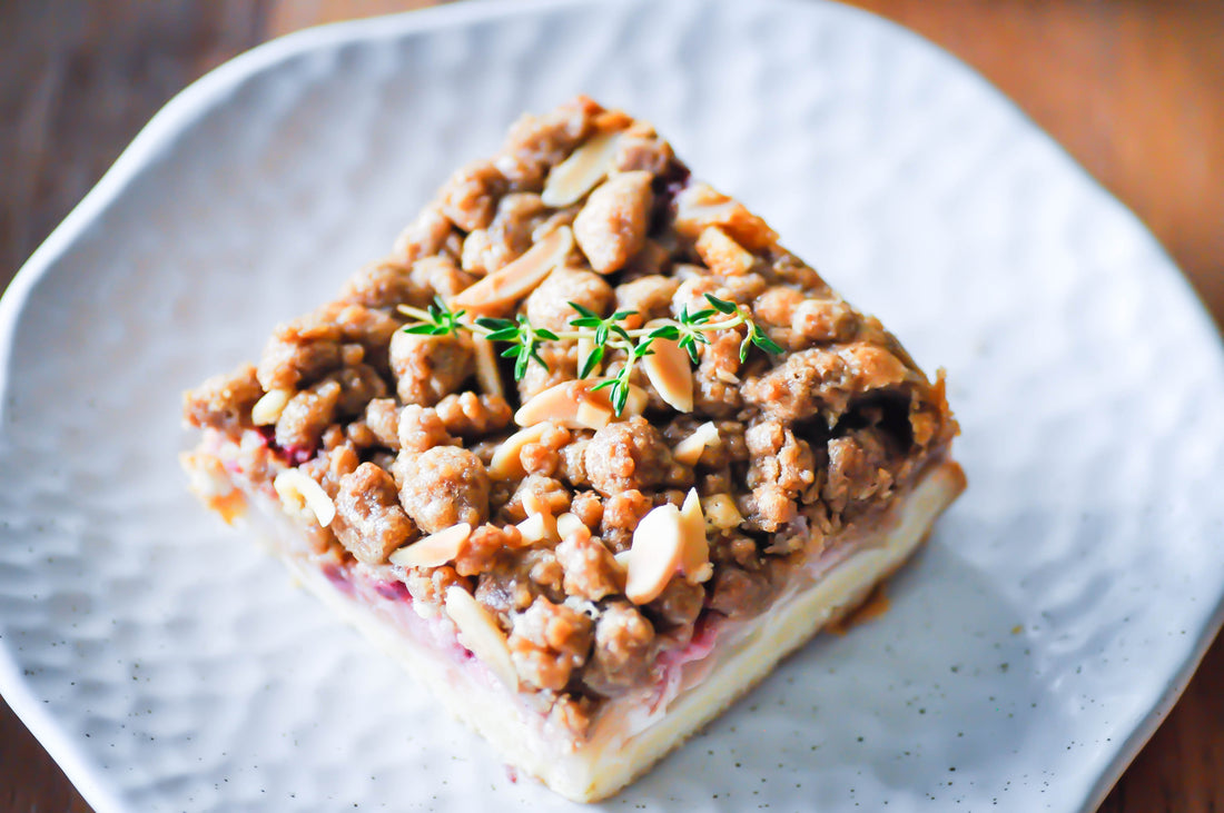 The Best Strawberry Crumb Cheesecake Bars: A Delicious & Dreamy Dessert